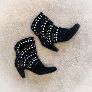 Van Eli Black Suede Boots